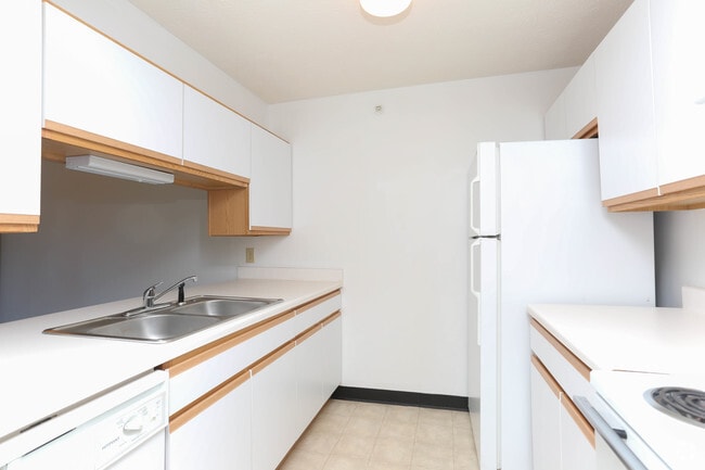 2BR, 1BA - 960 SF - Kitchen