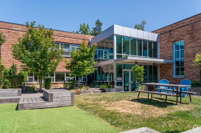 Pacific Crest Community School 06