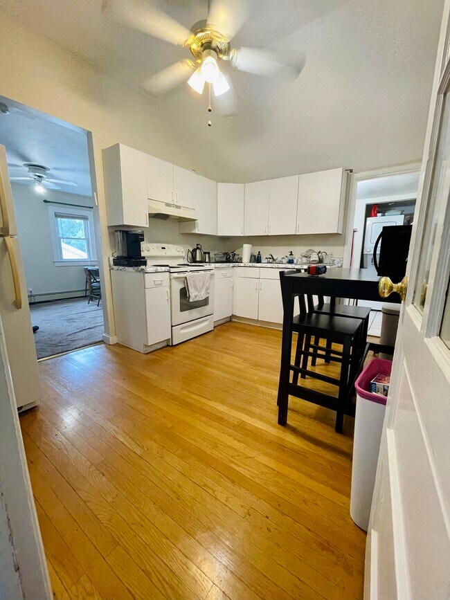 172 Highland Ave Unit 2, Edison, NJ 08817