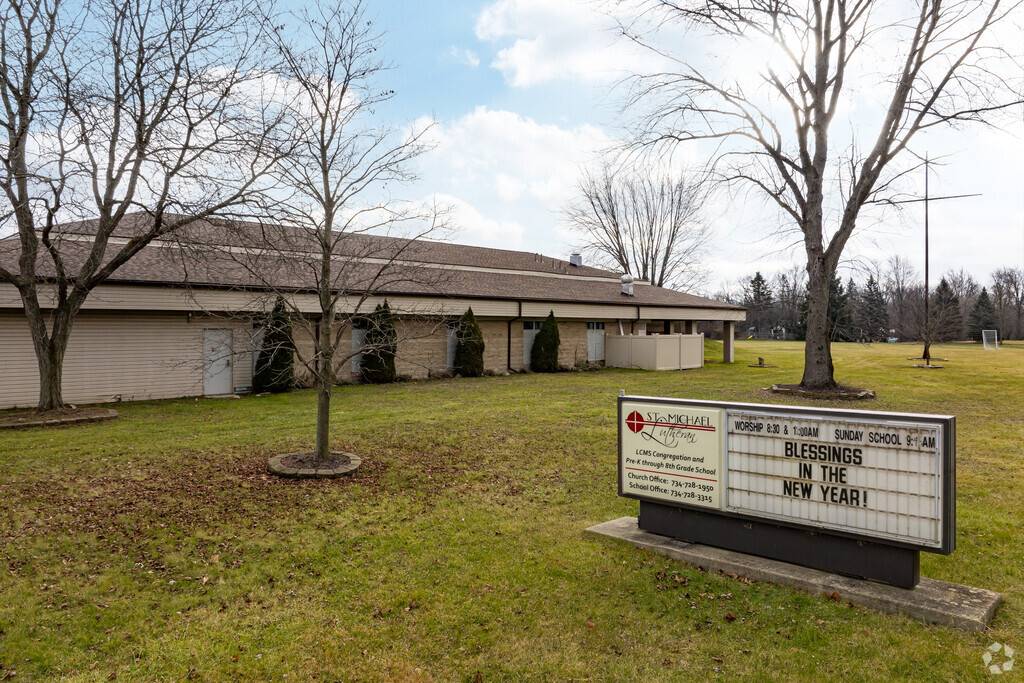 Sign to St Michael Lutheran School and Church.