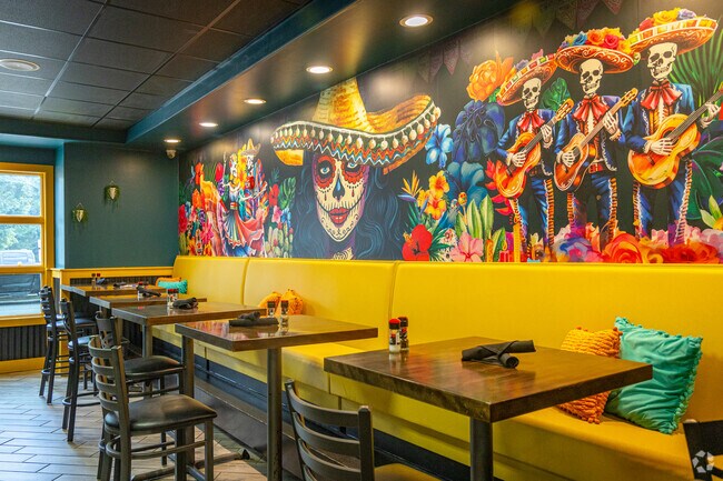 Uno Mas offers authentic Mexican cuisine.