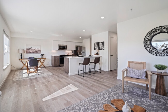 Edgewater Apartments, Bend, OR 97702 - photo 3