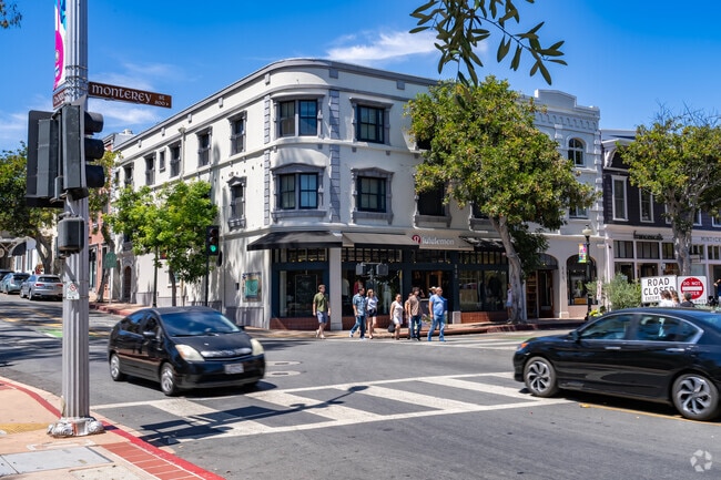 Residents of Upper Monterey benefit from close proximity to shopping in Downtown SLO.
