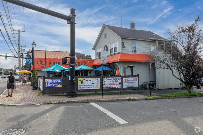 Hair of the Dog sports grub and brew with live music and outdoor seating!