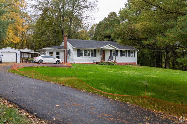 In the Armstrong neighborhood, ranch-style homes are on spacious lots.