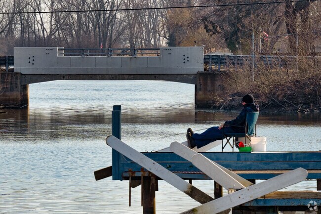 You can enjoy fishing all year round at the Lake Erie Metropark Marina in Rockwood.