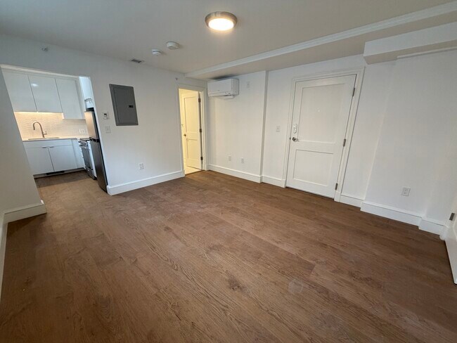 1642 Massachusetts Ave unit 2, Cambridge, MA 02138 - photo 5