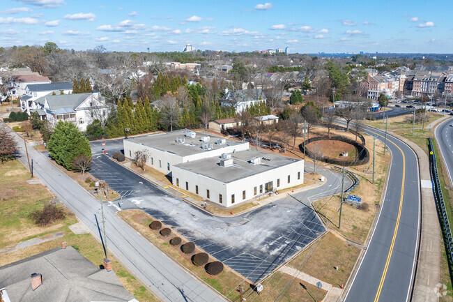 St. Benedicts Episcopal School's student-teacher ratio is 8:1.