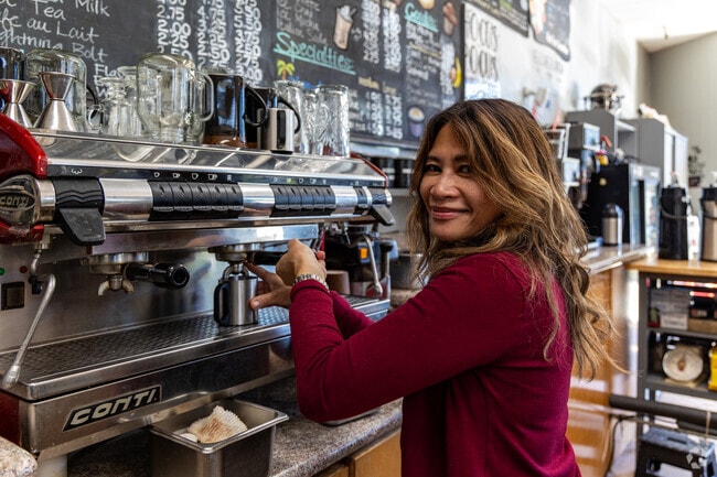 Grab your coffee or enjoy great food in Pearl's Cafe located in Hayward Highland.