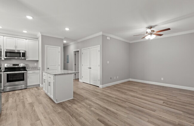 2BR, 2BA - 980 SF - Upstairs Dining/ Living/ Kitchen