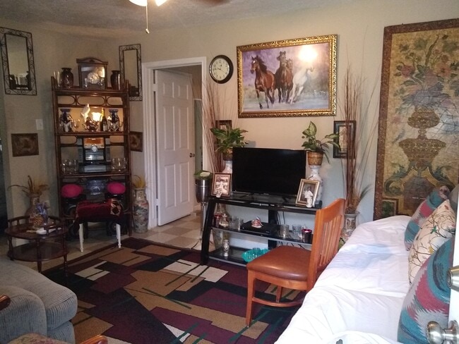 5014 Mallow St unit 4, Houston, TX 77033 - photo 3