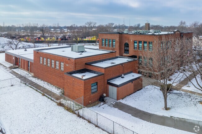 Wharton Elementary School has an overall grade of B- from Niche.