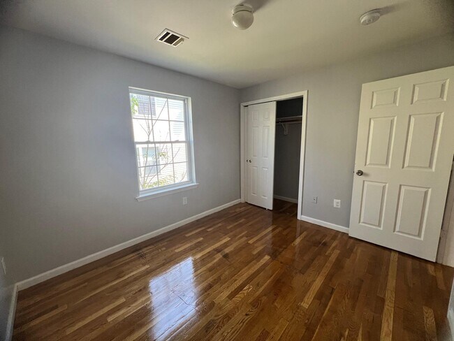 28 Kent St unit 2, Newark, NJ 07108 - photo 6