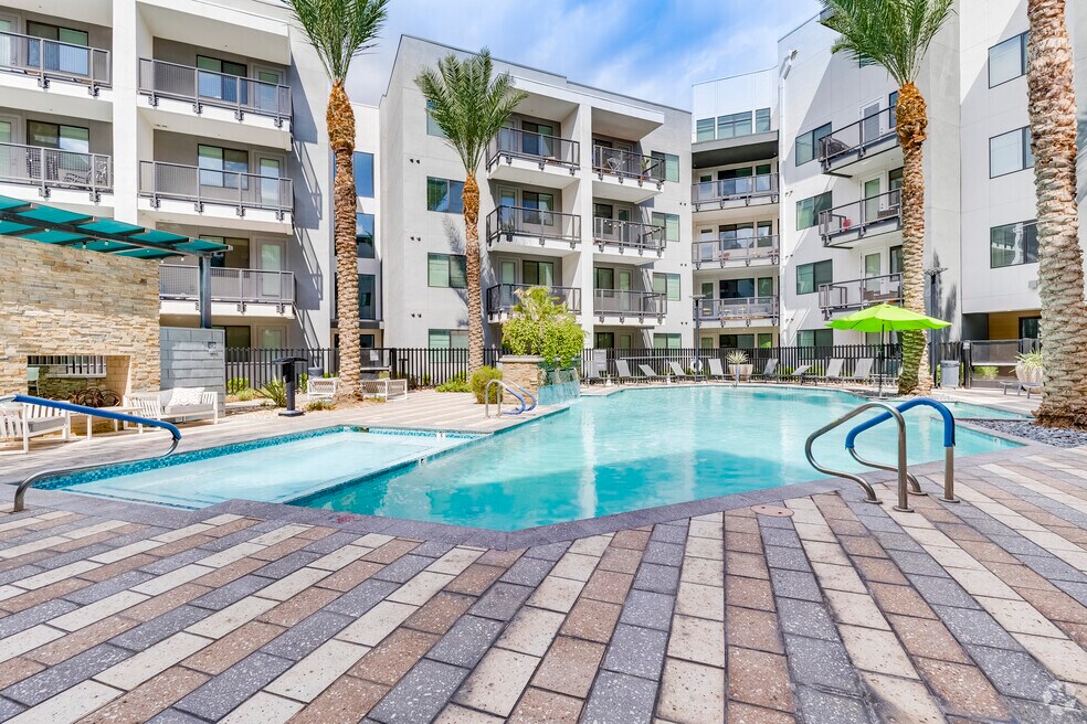 Art on Highland, Phoenix, AZ 85016 - photo 1