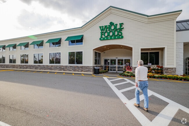 One of the top grocery stores in Northwest Nashua is Whole Foods.