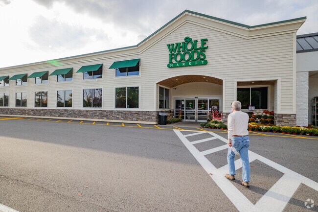 One of the top grocery stores in Northwest Nashua is this Whole Foods.