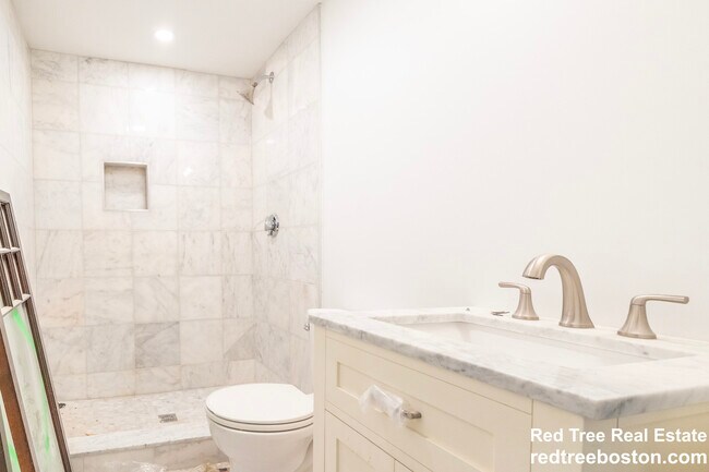 7 Hallam St unit 1, Dorchester, MA 02125 - photo 5
