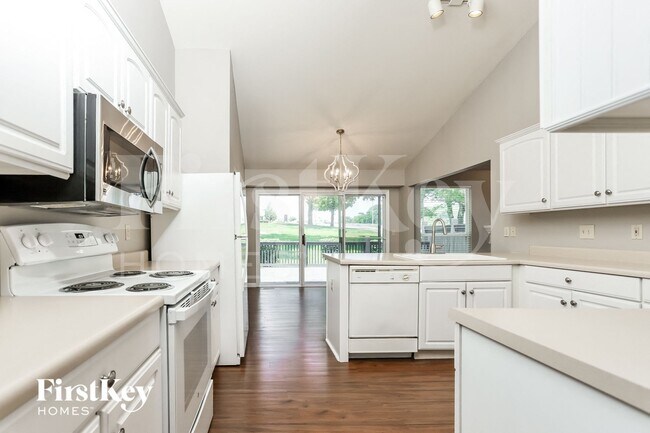 7482 Pierside Dr, O Fallon, MO 63368 - photo 5