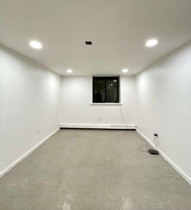 4152 71st St unit 1 bedroom apartment, Woodside, NY 11377 - photo 2