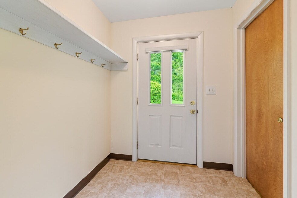 402 University Ave unit 1, Ithaca, NY 14850 - photo 1