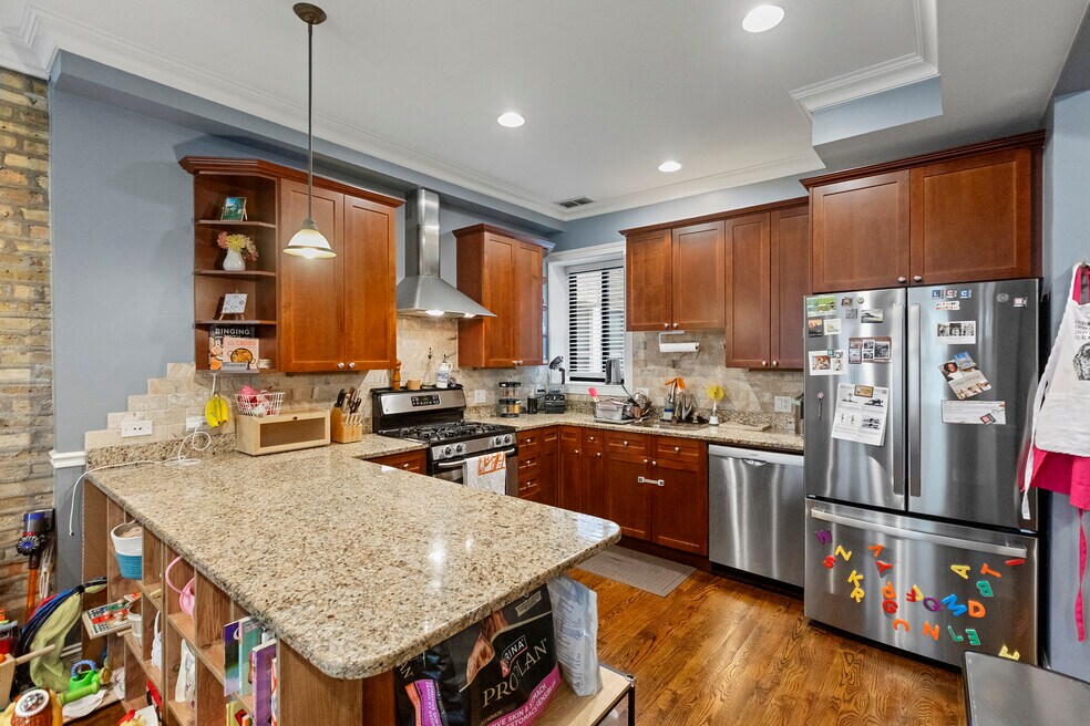 5219 N Winthrop Ave unit 2N, Chicago, IL 60640 - photo 1