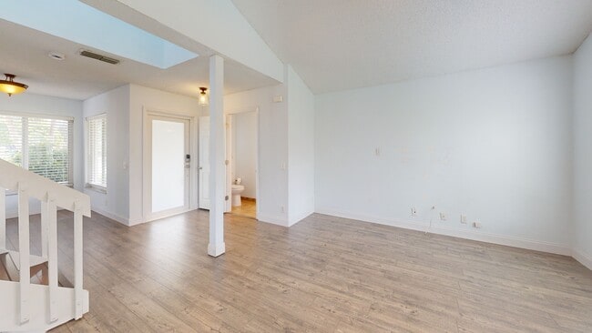 2747 Pinewood Ct, Davie, FL 33328 - photo 3