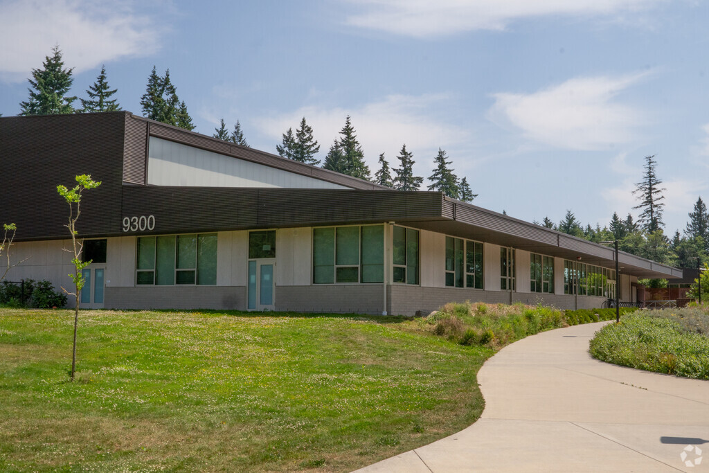 Madrona K-8 School provides education to the smallest residents of the City of Edmonds in WA.