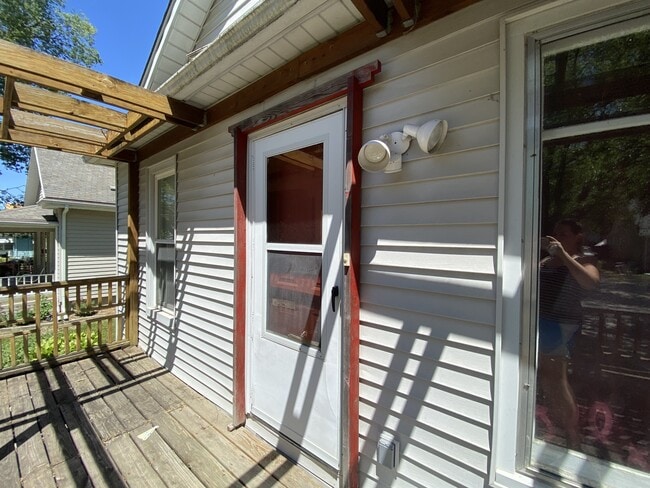 409 2nd St, West Des Moines, IA 50265 - photo 2