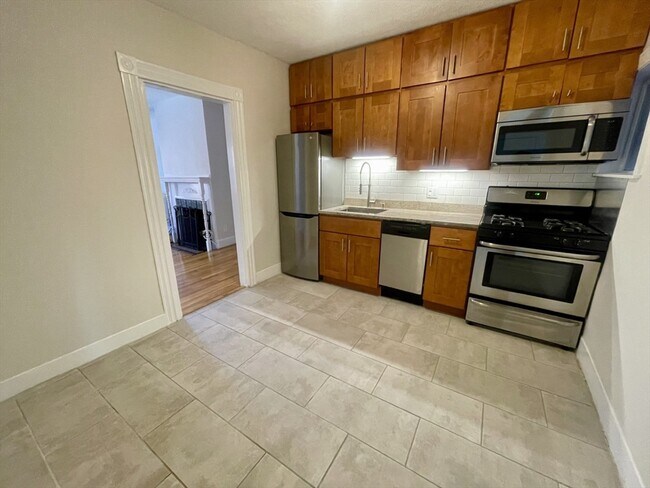 24 Wellington St unit 2, Boston, MA 02118 - photo 2