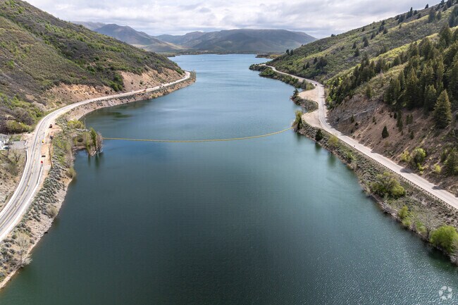 Enjoy boating and fishing at Pineview Reservoir in Huntsville.