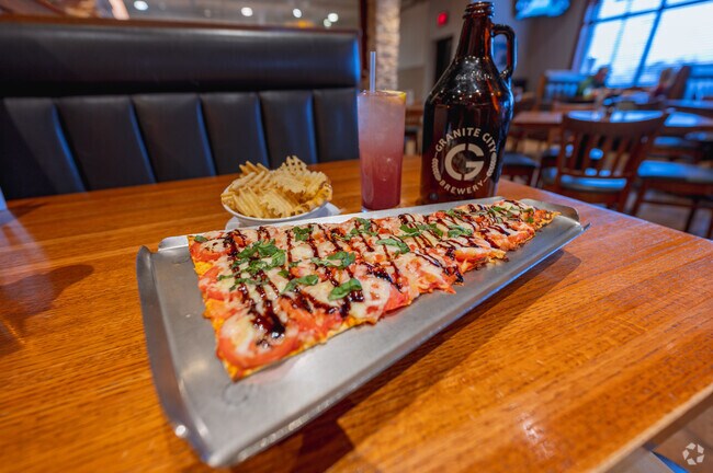 Try a flatbread pizza at the Granite City Brewery while living in Lake Forest.