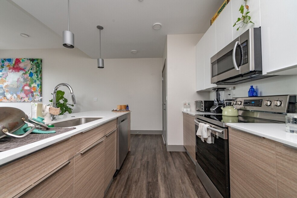 408 Mystic Ave unit 306, Somerville, MA 02145 - photo 1