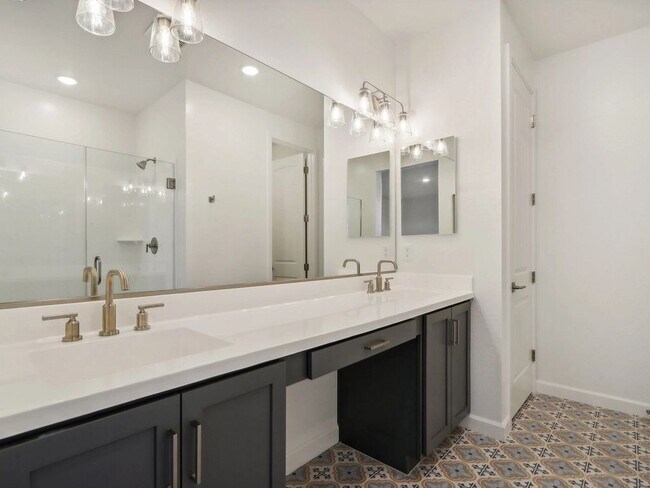 2551 E Homesteaders Rd unit 36493190, San Tan Valley, AZ 85140 - photo 5