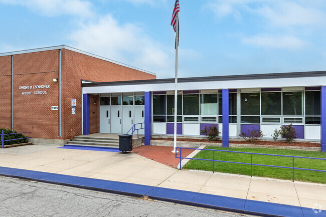 Eisenhower Middle School, Be Eagle Strong.