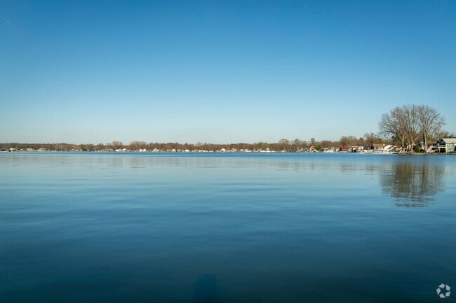 Locals enjoy the scenic views of Simonton Lake.