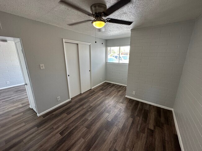 3123 W Almeria Rd unit 4, Phoenix, AZ 85009 - photo 3