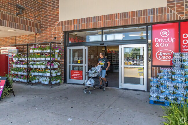 Residents can grab their weekly groceries at the local Jewel-Osco.