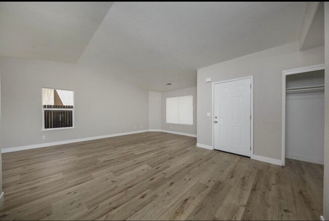 210 Cordova Ln, Stockton, CA 95207 - photo 7