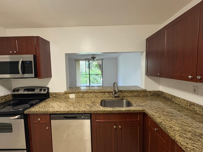 8400 SW 133rd Avenue Rd unit Horizons West, Miami, FL 33183 - photo 3