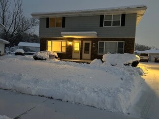 9307 W Manor Ct, Milwaukee, WI 53224