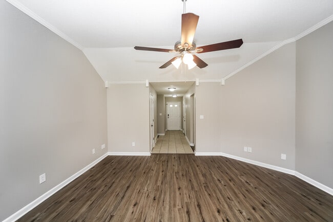 4188 Ravenwood Dr N, Horn Lake, MS 38637 - photo 3