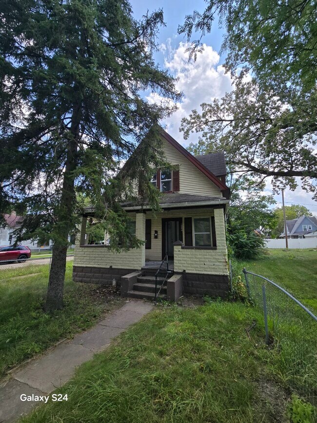 1239 Norwood Ave, Toledo, OH 43607