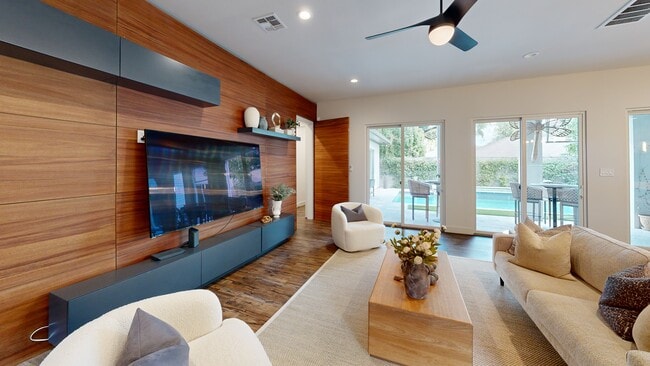 5434 Windswept Ln, Houston, TX 77056 - photo 2