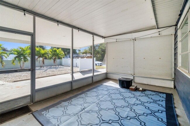 5555 13th St N, Saint Petersburg, FL 33703 - photo 5