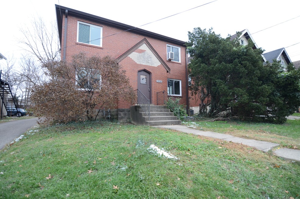 3938 Hazel Ave unit 4, Cincinnati, OH 45212 - photo 1