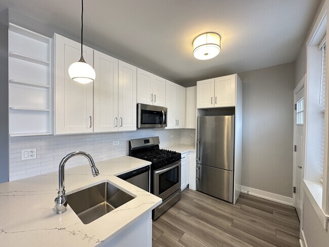 3943 N Janssen Ave unit A07C, Chicago, IL 60613 - photo 3