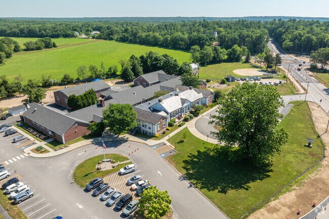 Richmond Elementary School has a student-teacher ratio of 14:1.