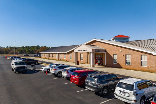 Creekside Elementary School is a highly rated, public school serving grades 1-5.