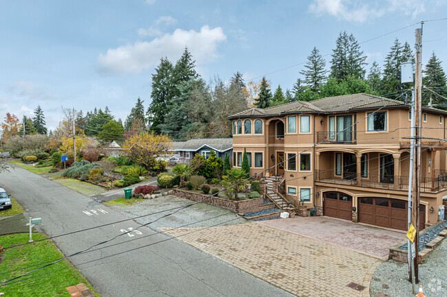 You will find some beautiful contemporary homes in Forest Avenue.