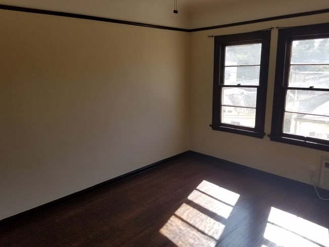 2137 Vine St unit 2137VineSt.90068, Los Angeles, CA 90068 - photo 4